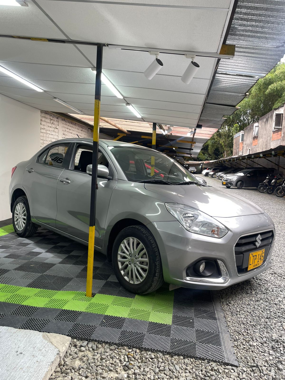 SUZUKI SWIFT DZIRE MT