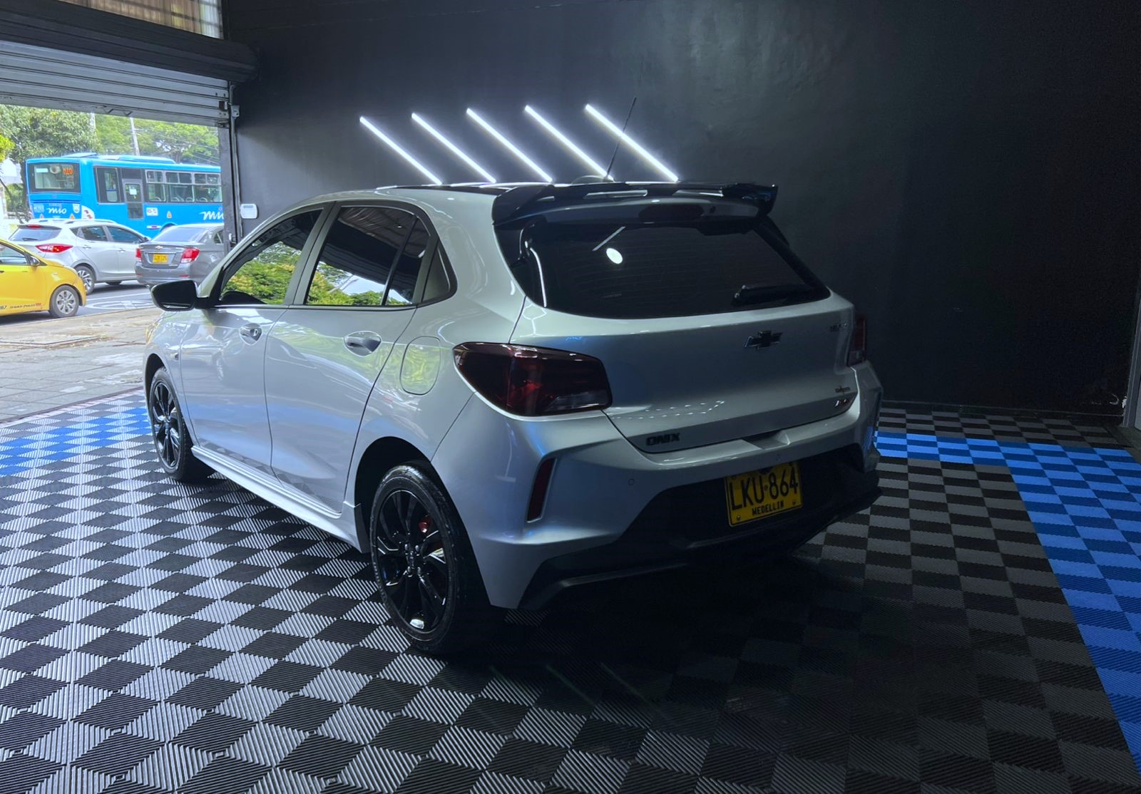 CHEVROLET ONIX [2] RS MT