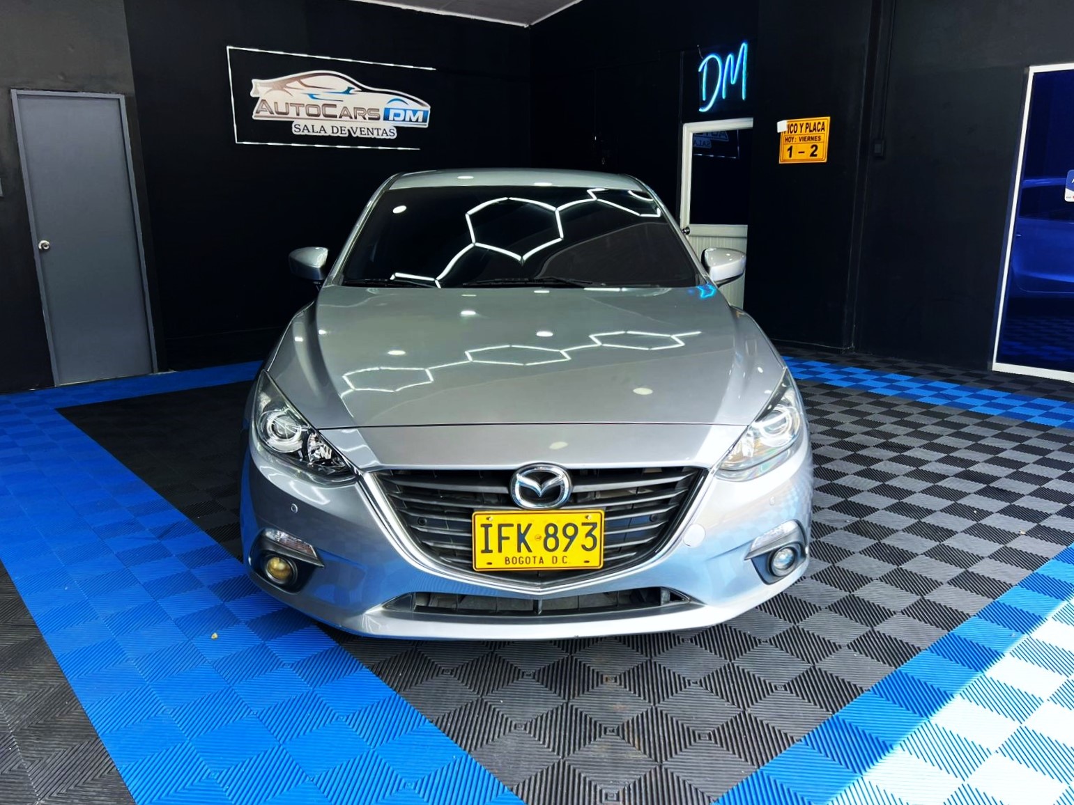 MAZDA  3
