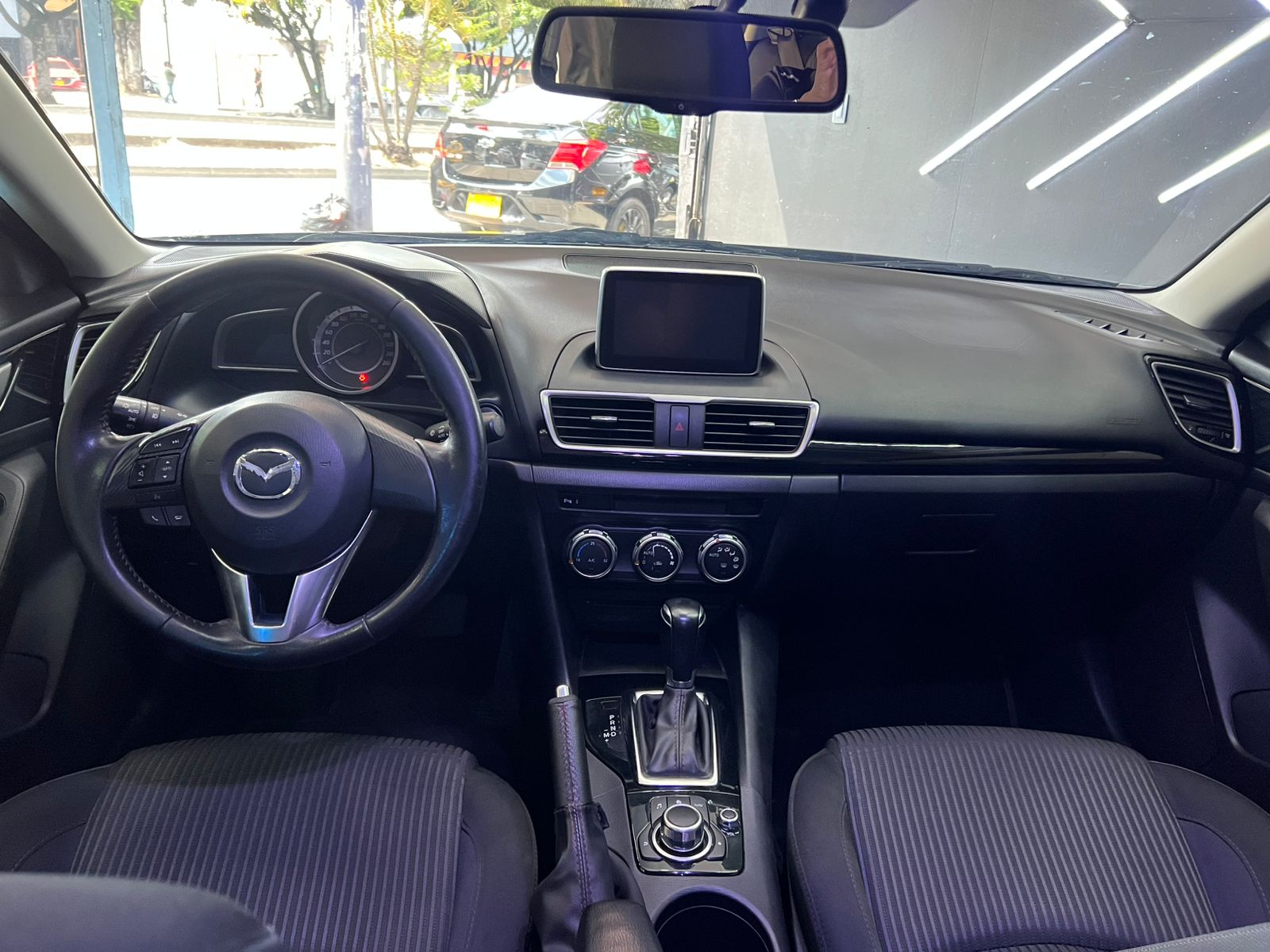 MAZDA  3