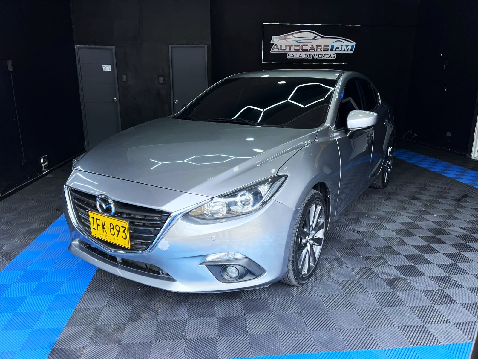 MAZDA  3