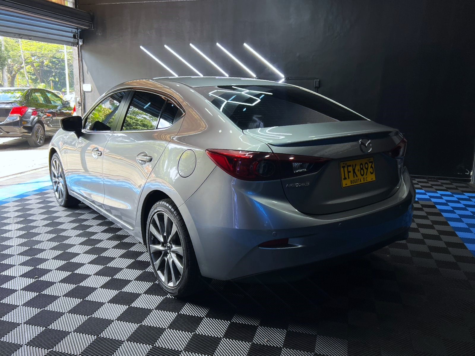 MAZDA  3