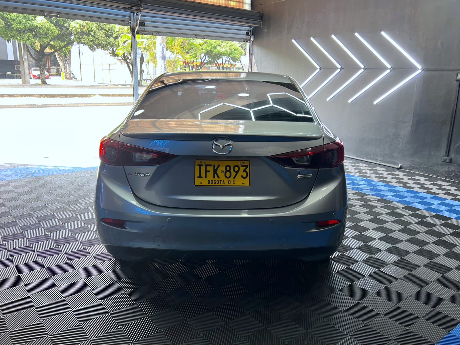 MAZDA  3