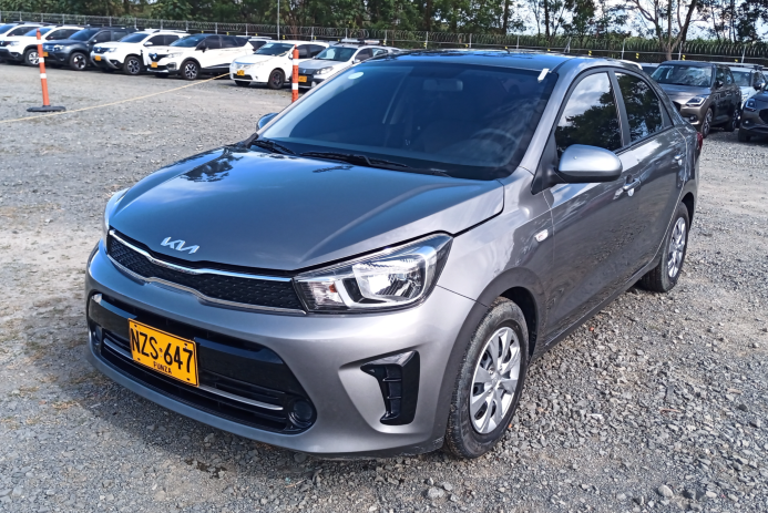 KIA SOLUTO EMOTION MT