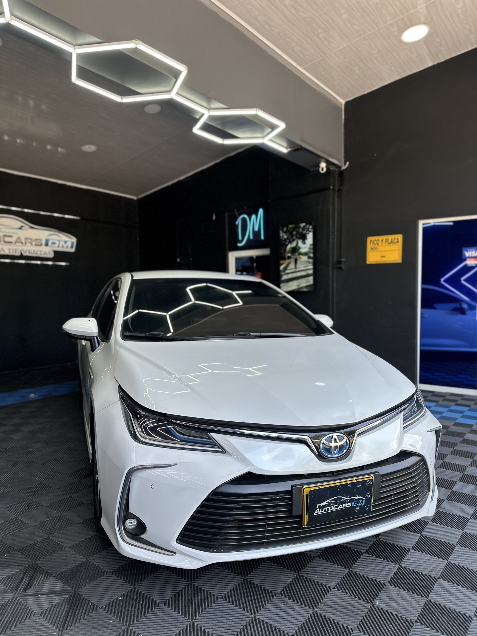 Toyota COROLLA HIBRIDO AUTOMATICO XEI