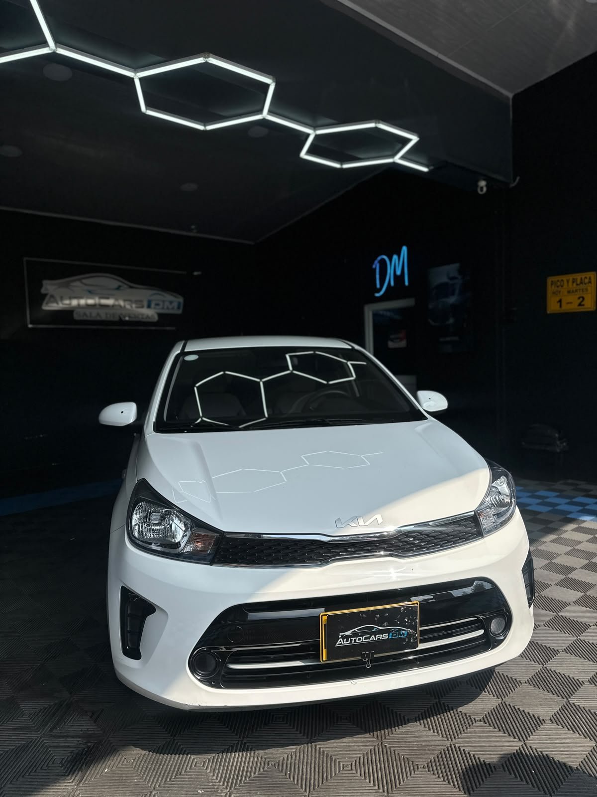 KIA SOLUTO EMOTION MT