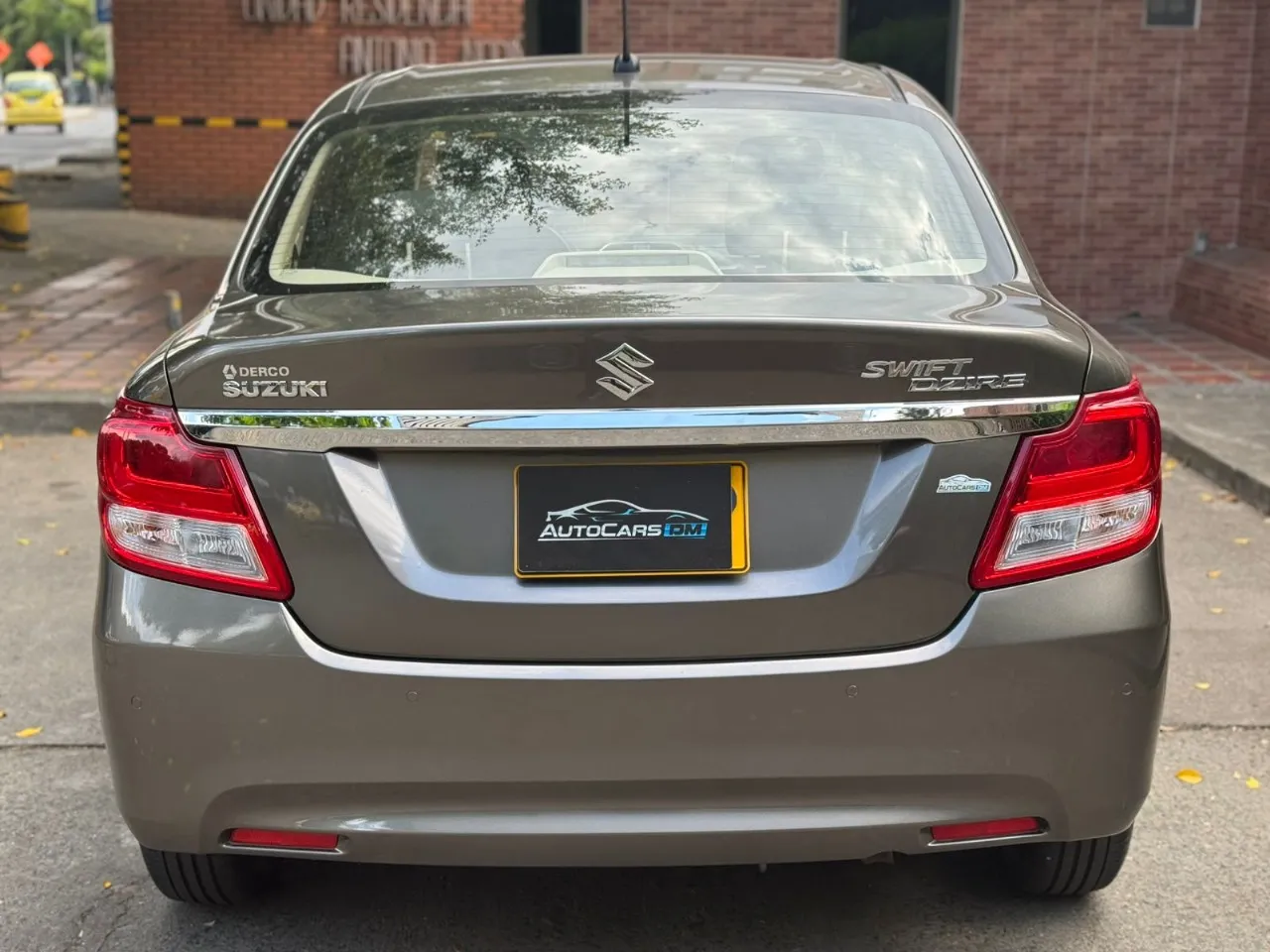 SUZUKI SWIITF DZIRE