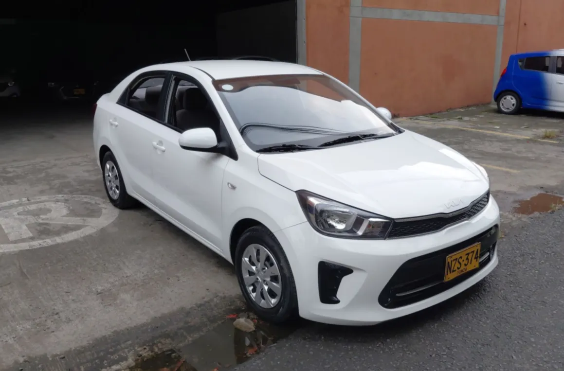 KIA SOLUTO EMOTION 