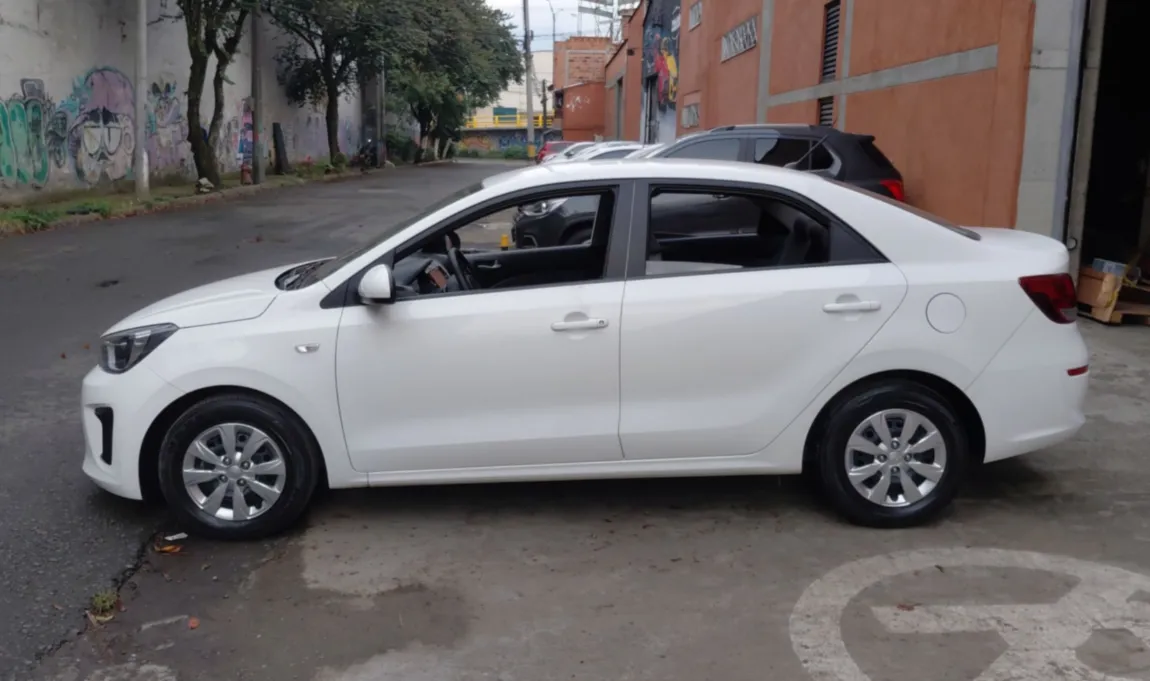 KIA SOLUTO EMOTION 