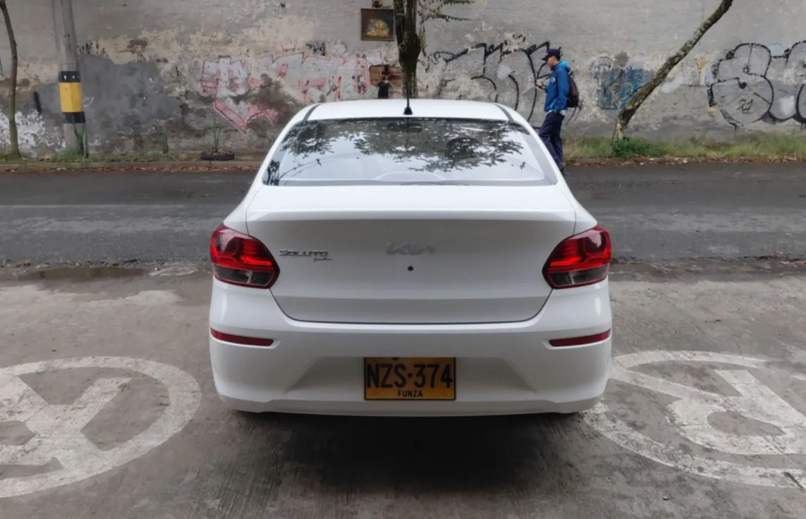 KIA SOLUTO EMOTION 