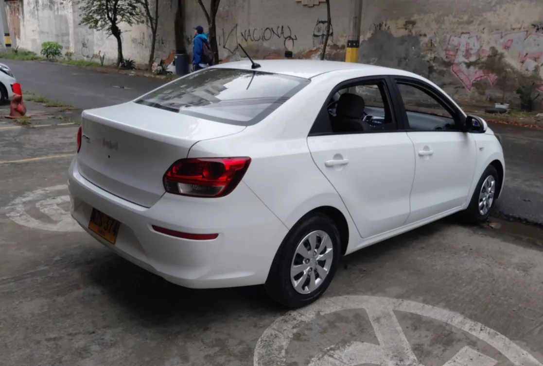 KIA SOLUTO EMOTION 