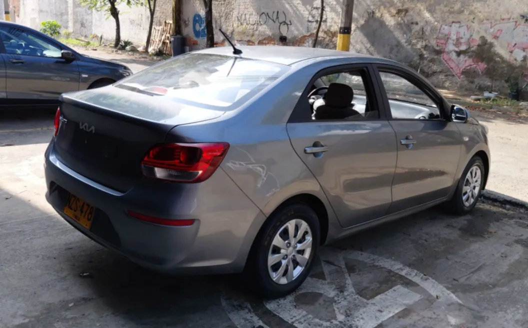 KIA SOLUTO EMOTION 