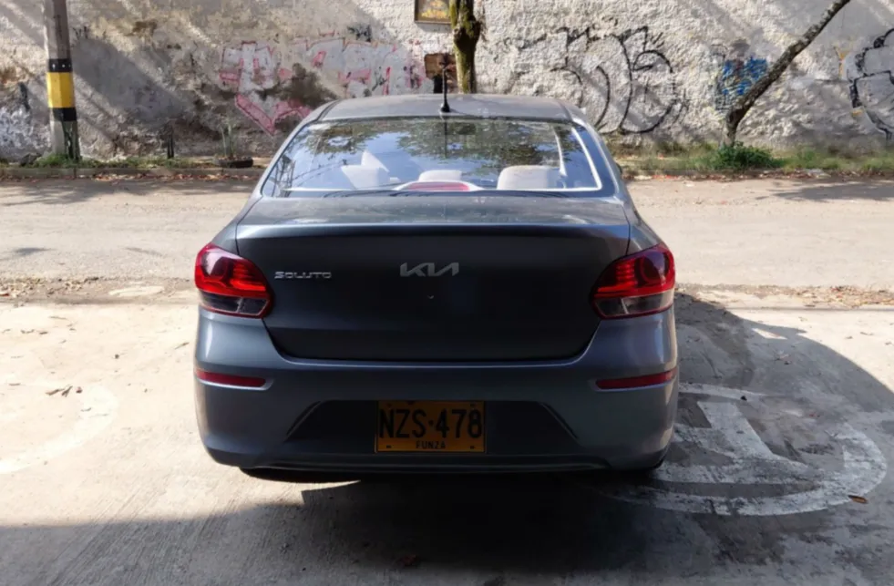 KIA SOLUTO EMOTION 
